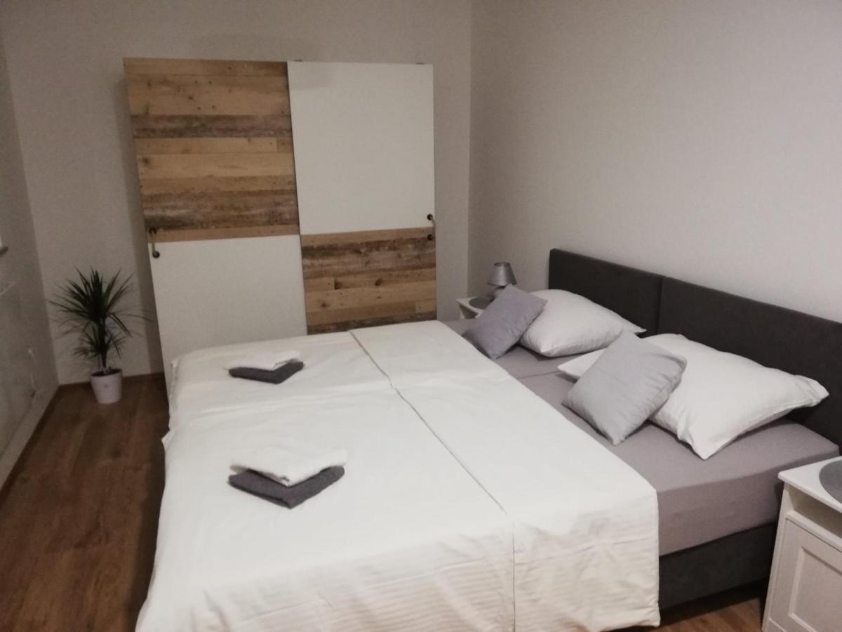 Guest House Lucija Buzin Экстерьер фото