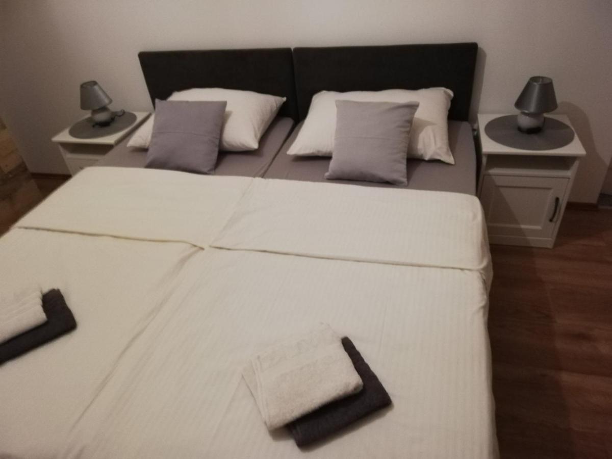 Guest House Lucija Buzin Экстерьер фото