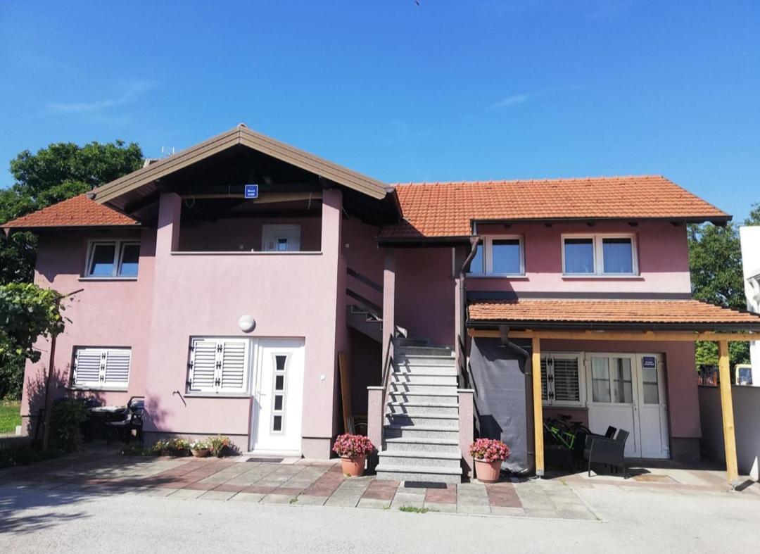 Guest House Lucija Buzin Экстерьер фото